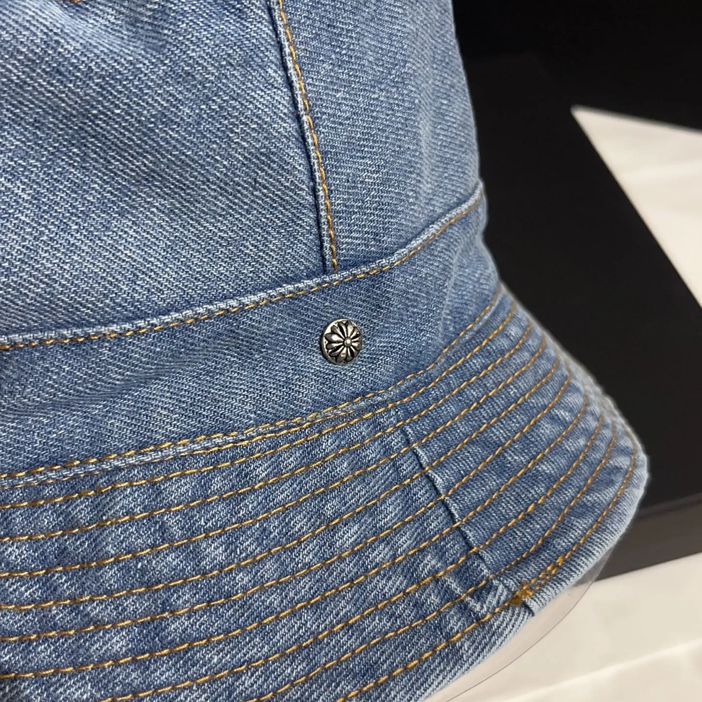 2⃣️5⃣️New ꫛꫀꪝ ❥—— ✨Hot-selling Crocodile heart washed denim bucket hat ⚜️Genuine leather leopard print cross, versatile and fashionable style